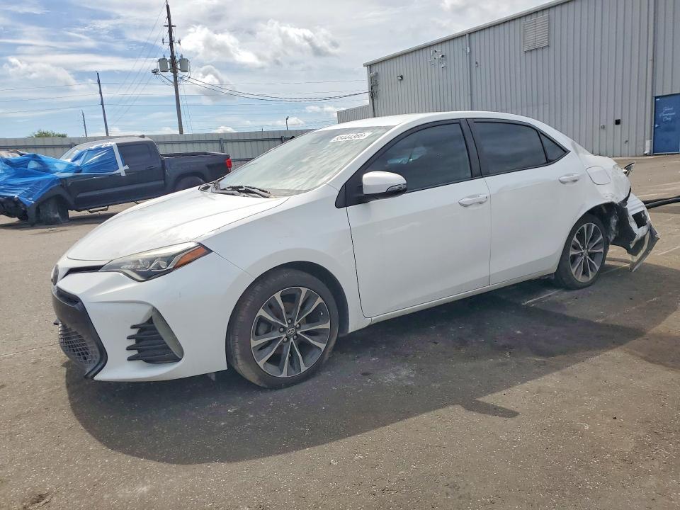 55444366 :رقم المزاد ، 5YFBURHE5JP848173 vin ، 2018 Toyota Corolla مزاد بيع