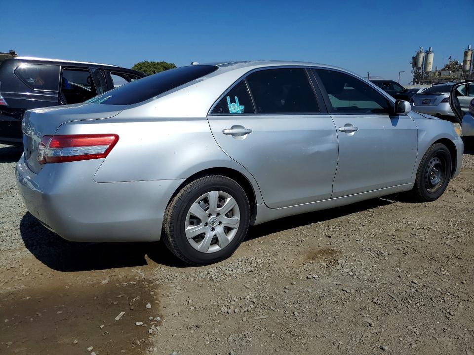 57081176 :رقم المزاد ، 4T4BF3EK2BR172594 vin ، 2011 Toyota Camry مزاد بيع