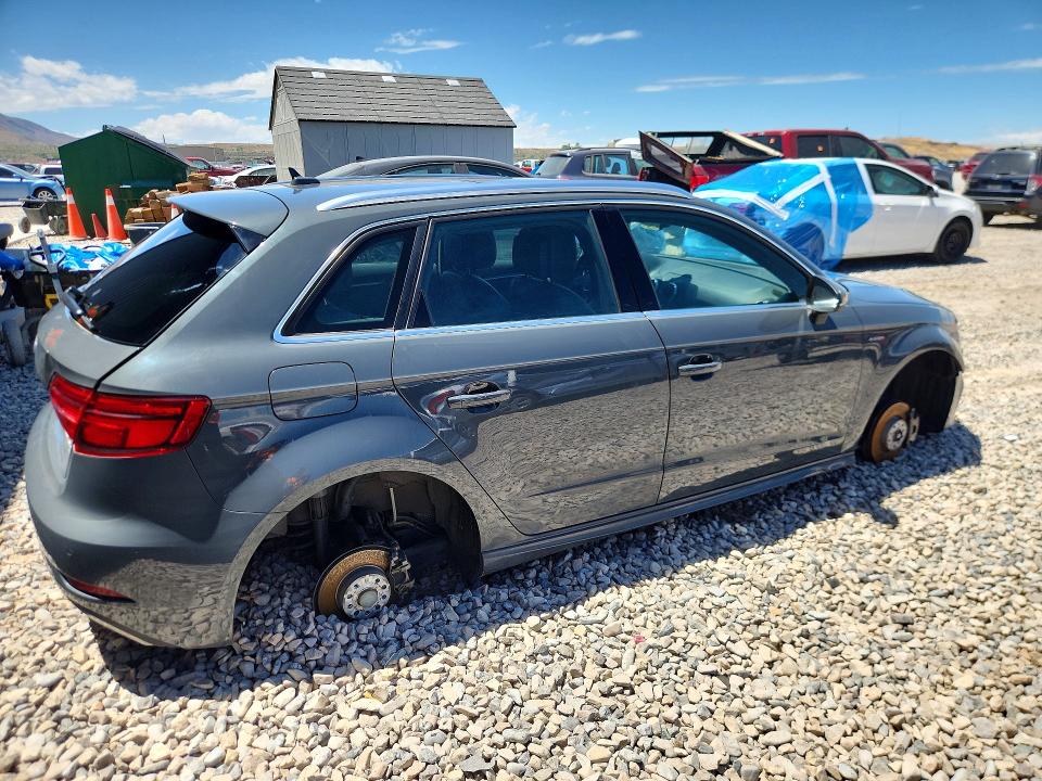 Продажа на аукционе авто 2018 Audi A3, vin: WAUSPBFF6JA057209, номер лота: 56489206