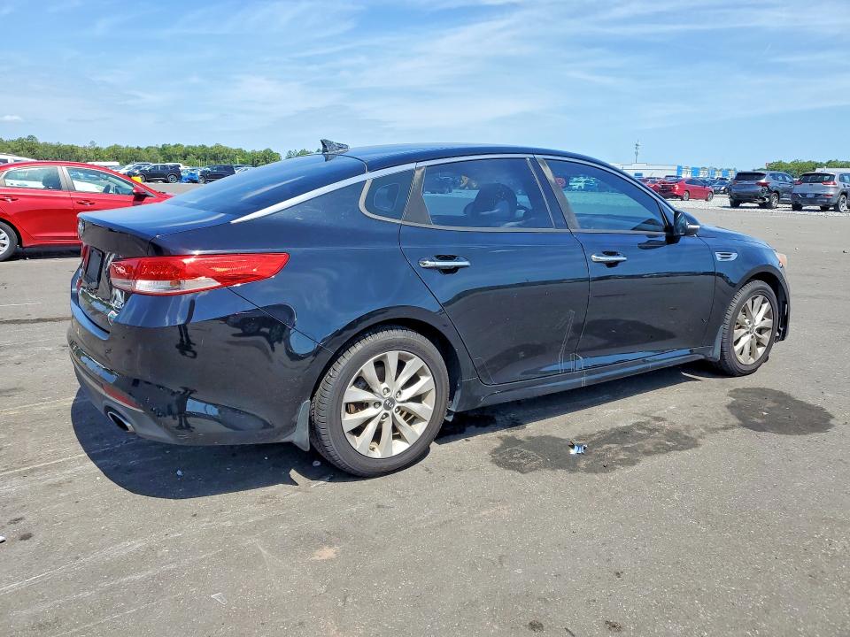 Продажа на аукционе авто 2016 Kia Optima, vin: 5XXGU4L30GG064564, номер лота: 55850416