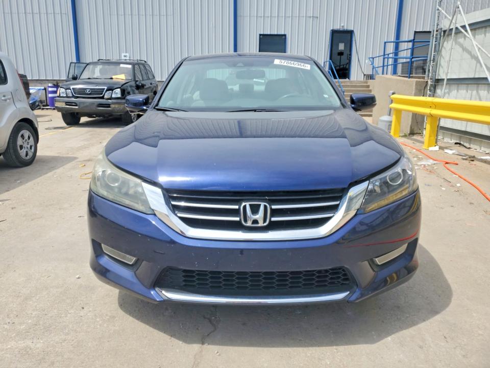 2013 Honda Accord მანქანა იყიდება აუქციონზე, vin: 1HGCR3F8XDA030979, აუქციონის ნომერი: 57866966