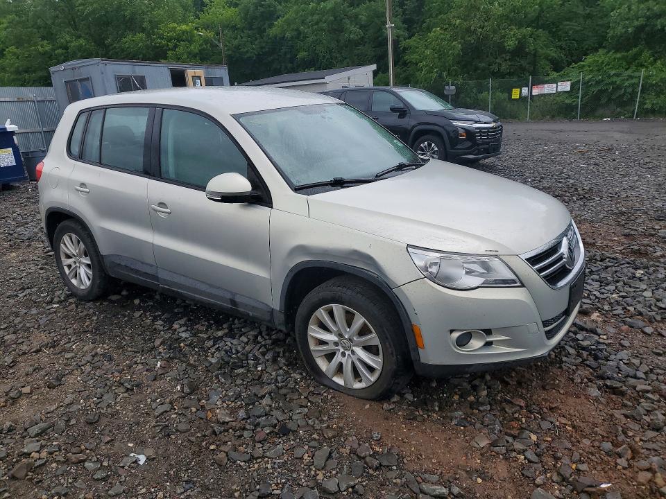 58114076 :رقم المزاد ، WVGBV7AX9AW516379 vin ، 2010 Volkswagen Tiguan مزاد بيع