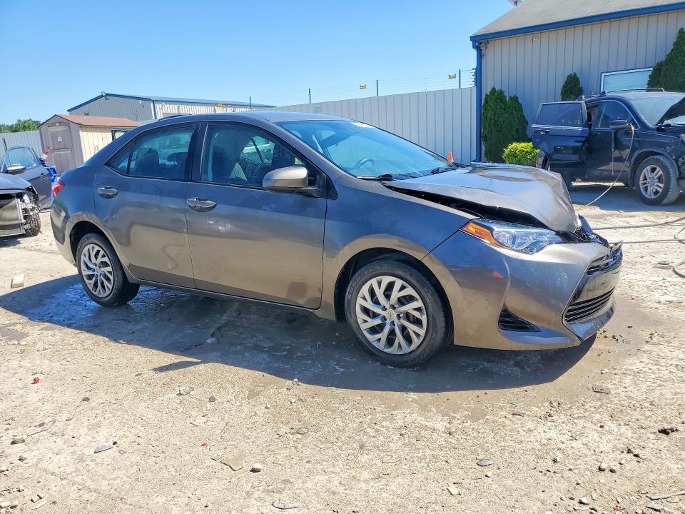 55322236 :رقم المزاد ، 2T1BURHE5JC055696 vin ، 2018 Toyota Corolla مزاد بيع