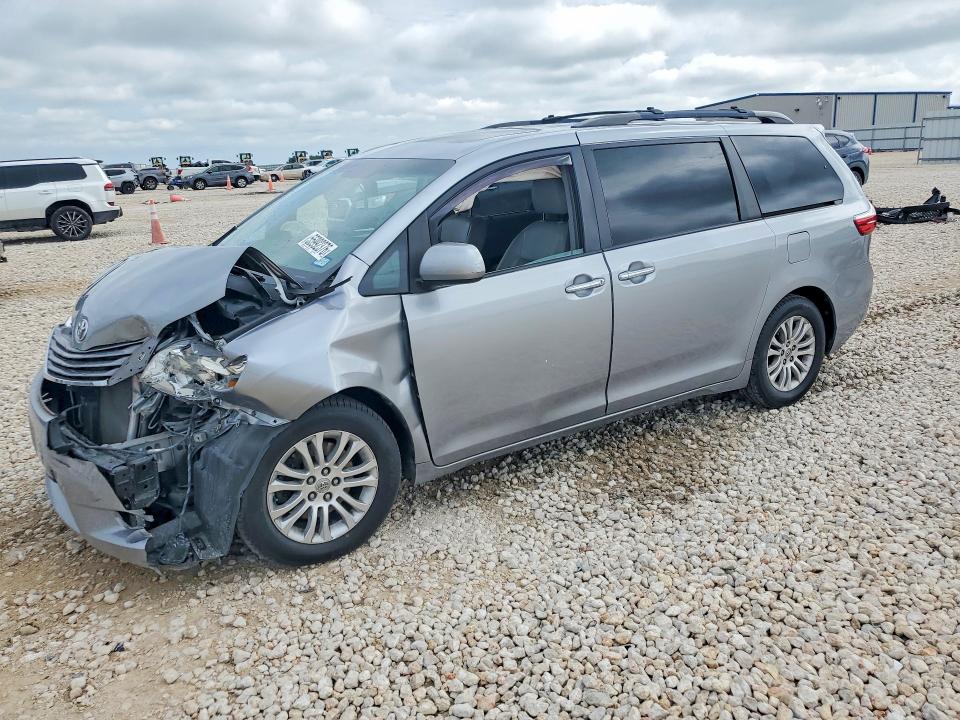 2015 Toyota Sienna მანქანა იყიდება აუქციონზე, vin: 5TDYK3DC1FS640307, აუქციონის ნომერი: 55992376