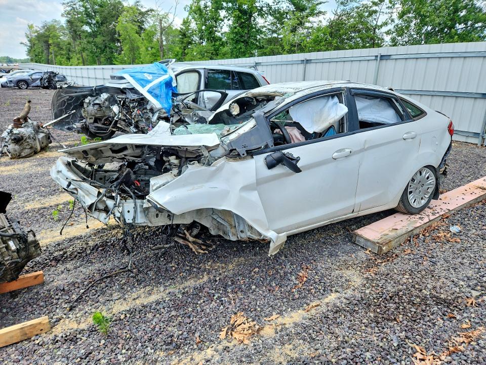 Продажа на аукционе авто 2015 Ford Fiesta, vin: 3FADP4AJ2FM148433, номер лота: 58184356