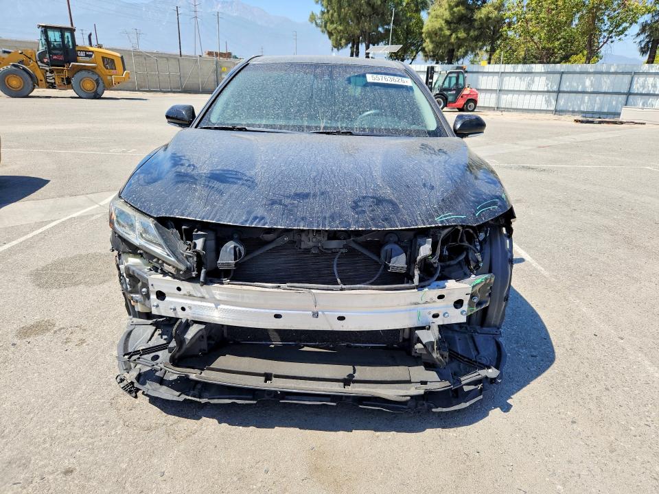 2018 Toyota Camry მანქანა იყიდება აუქციონზე, vin: 4T1B11HK6JU666528, აუქციონის ნომერი: 55763626