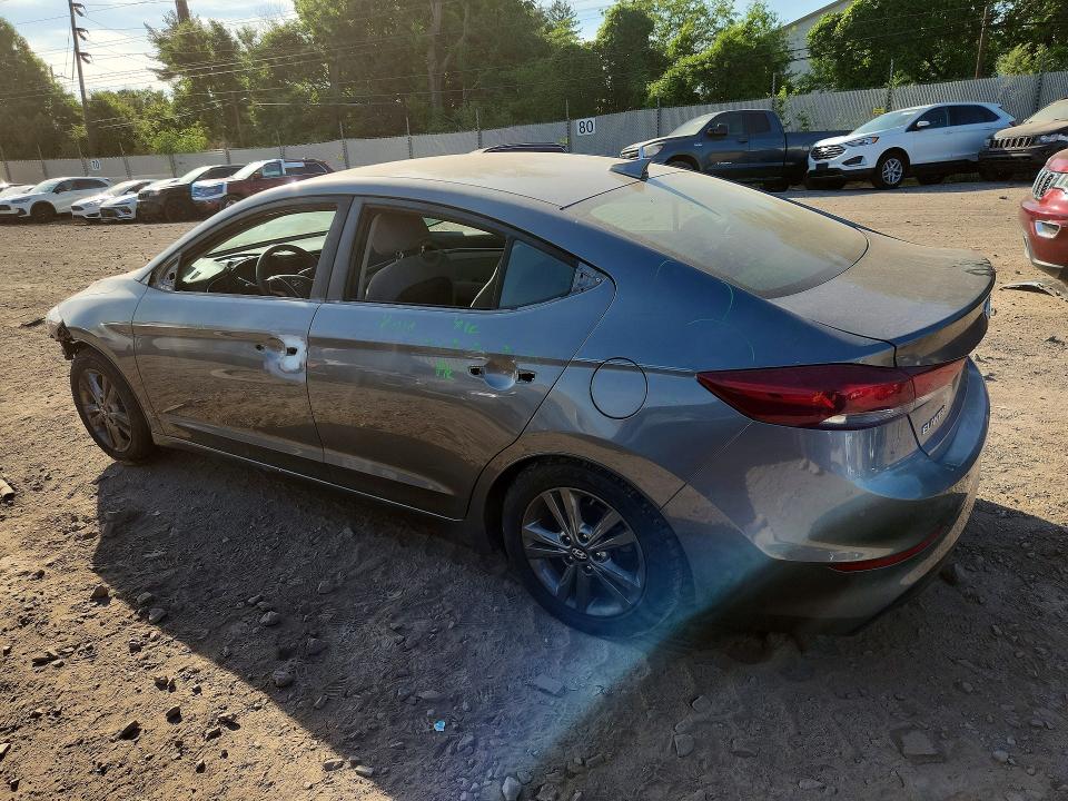 55722356 :رقم المزاد ، 5NPD84LF7JH384753 vin ، 2018 Hyundai Elantra مزاد بيع