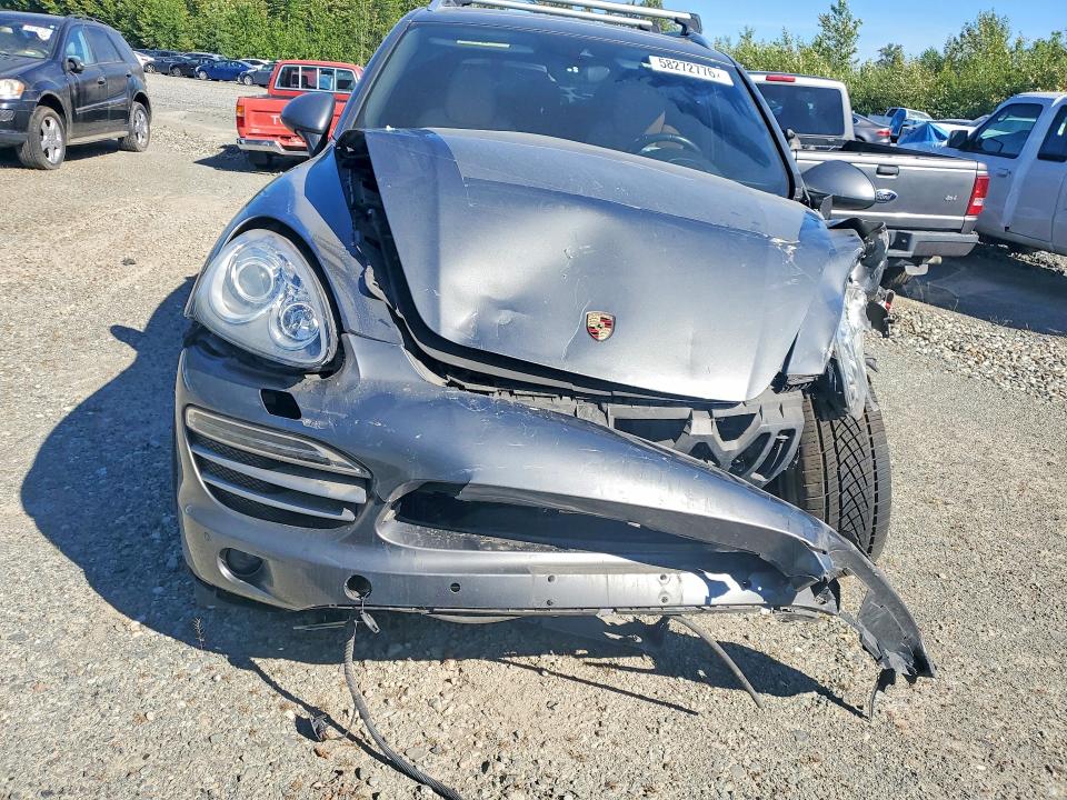 58272776 :رقم المزاد ، WP1AA2A21ELA94732 vin ، 2014 Porsche Cayenne مزاد بيع