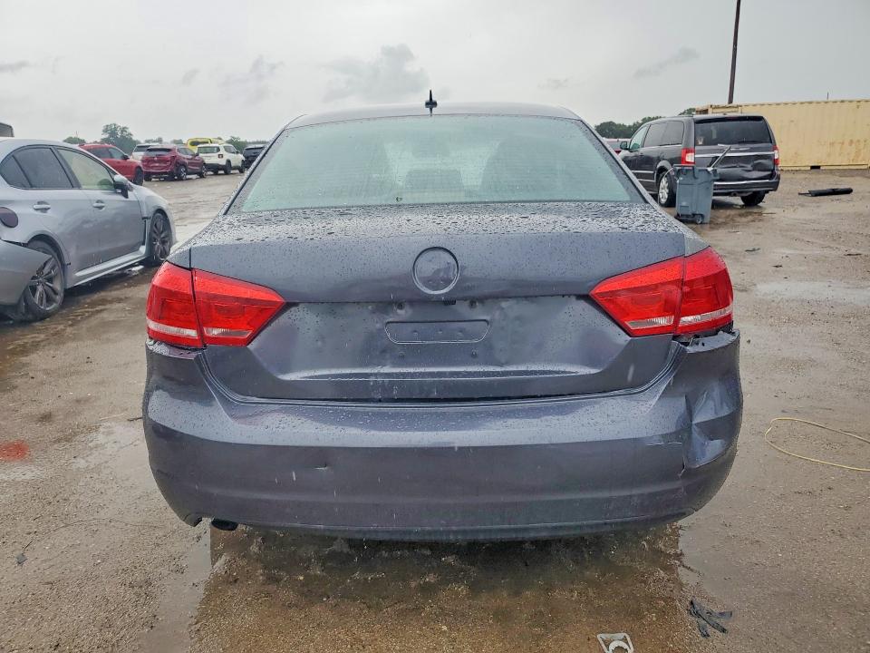 57777256 :رقم المزاد ، 1VWAS7A31FC070742 vin ، 2015 Volkswagen Passat مزاد بيع