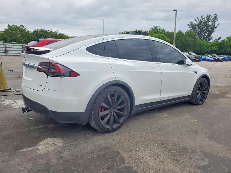 Продаж на аукціоні авто 2017 Tesla Model X, vin: 5YJXCBE29HF039274, номер лоту: 56124616