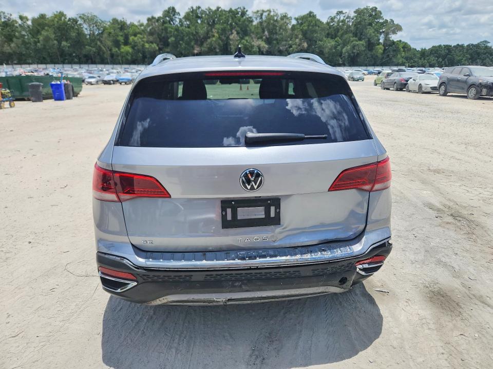 56813136 :رقم المزاد ، 3VVTX7B25NM063844 vin ، 2022 Volkswagen Taos مزاد بيع