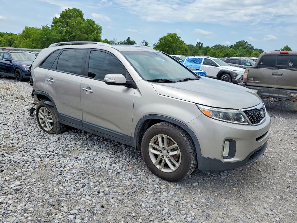55832186 :رقم المزاد ، 5XYKT4A64FG628592 vin ، 2015 Kia Sorento مزاد بيع