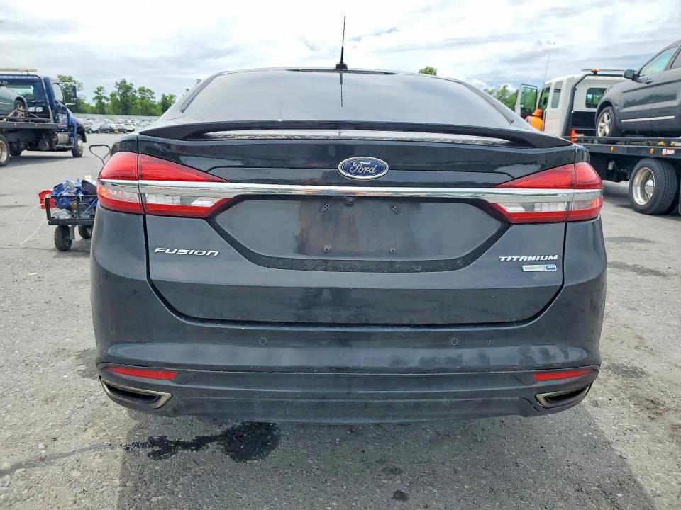 58022226 :رقم المزاد ، 3FA6P0D91JR212203 vin ، 2018 Ford Fusion مزاد بيع