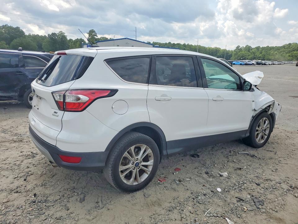 59535476 :رقم المزاد ، 1FMCU0GD0HUE39645 vin ، 2017 Ford Escape مزاد بيع