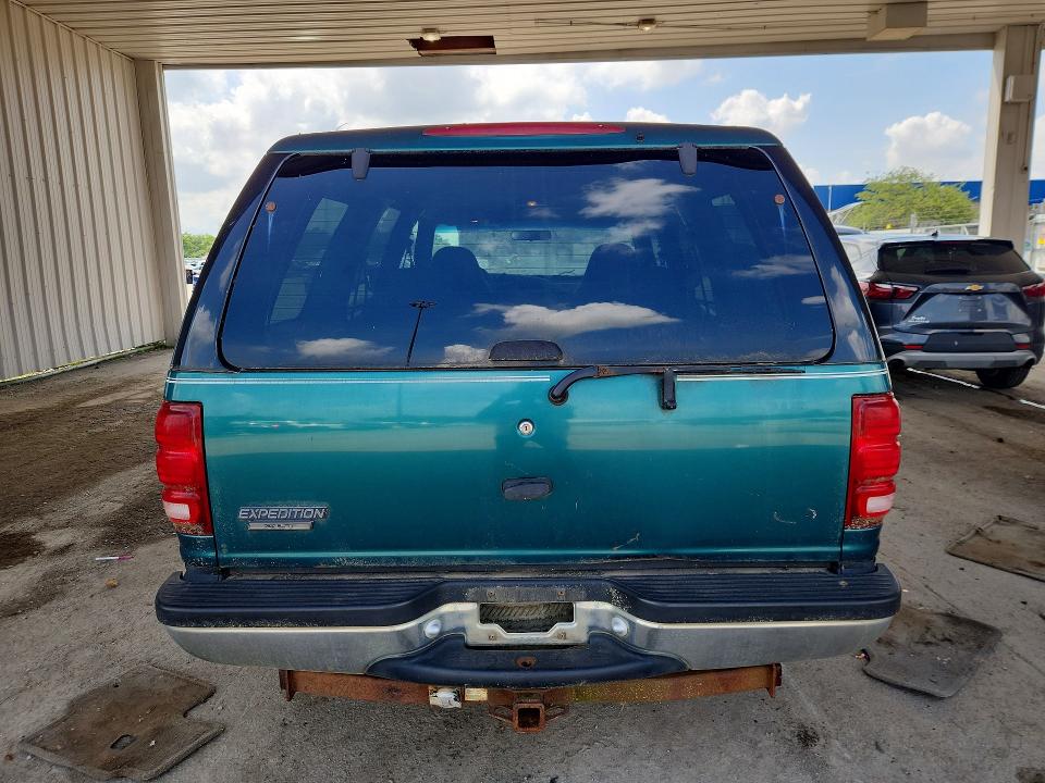 56702876 :رقم المزاد ، 1FMPU18L2WLC33145 vin ، 1998 Ford Expedition مزاد بيع