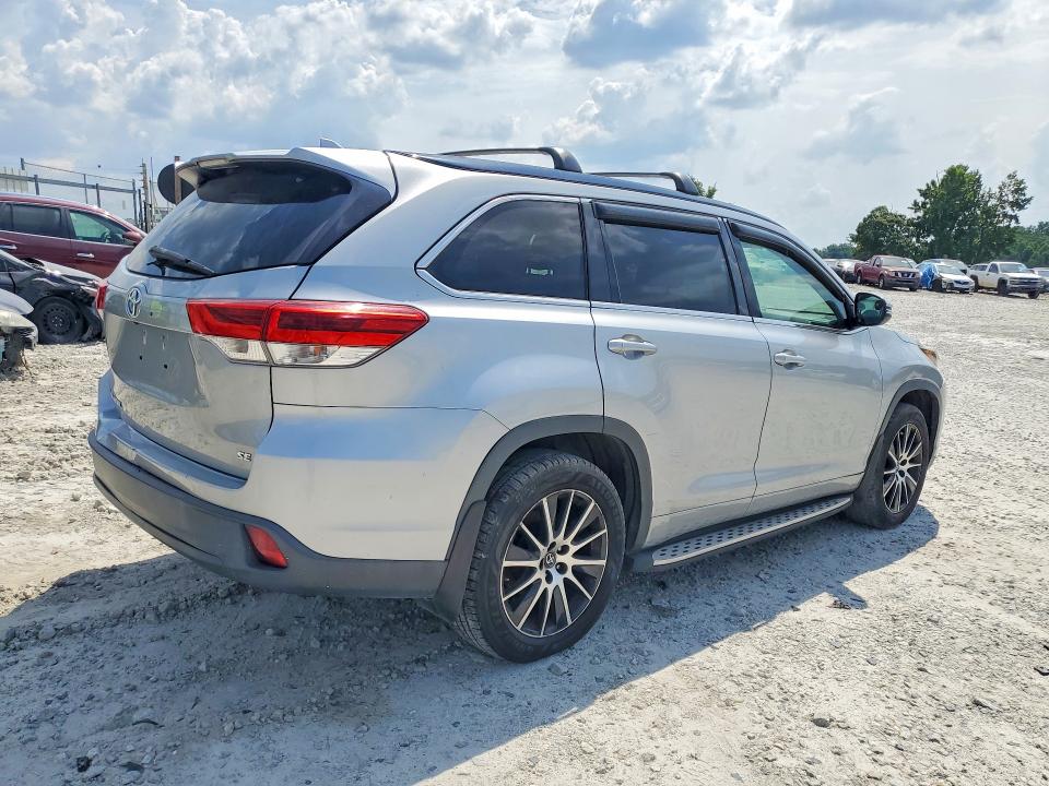 Продажа на аукционе авто 2017 Toyota Highlander, vin: 5TDKZRFH4HS517701, номер лота: 57547056