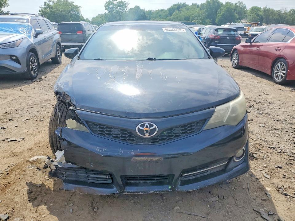 59085526 :رقم المزاد ، 4T1BF1FK8CU057819 vin ، 2012 Toyota Camry مزاد بيع