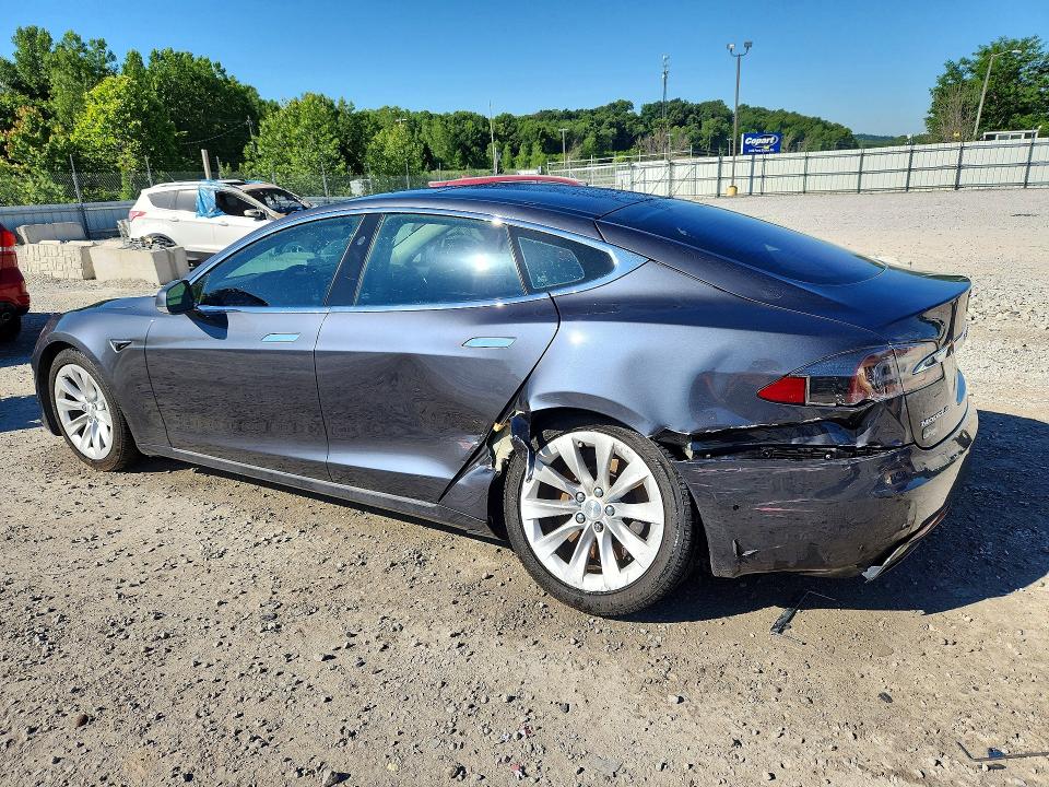 55932046 :رقم المزاد ، 5YJSA1E27GF168445 vin ، 2016 Tesla Model S مزاد بيع