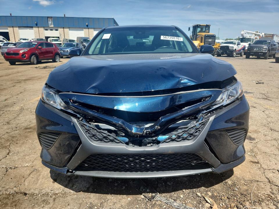 56739876 :رقم المزاد ، 4T1G11AK2LU511350 vin ، 2020 Toyota Camry مزاد بيع