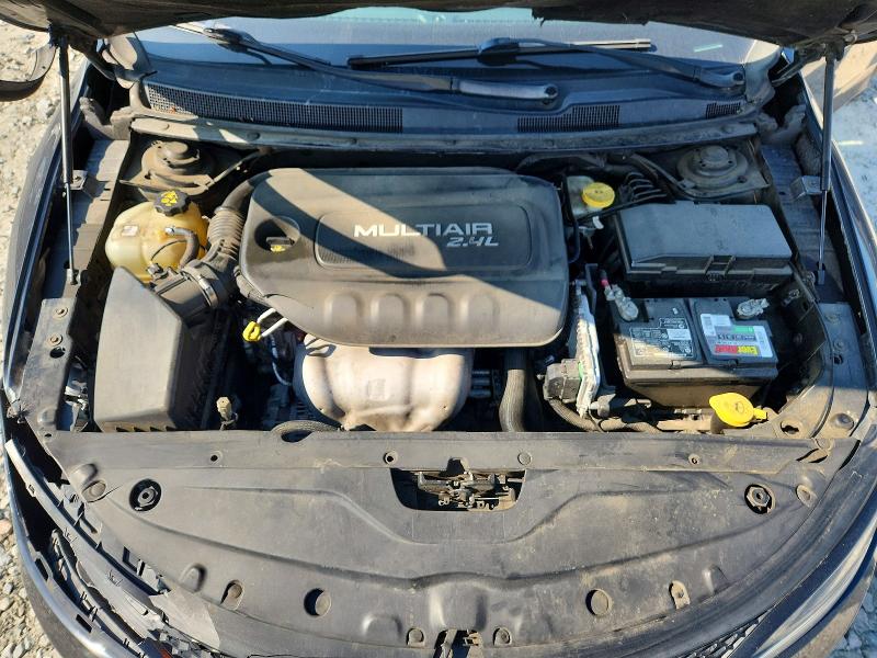 57362026 :رقم المزاد ، 1C3CCCBB7FN573112 vin ، 2015 Chrysler 200 مزاد بيع