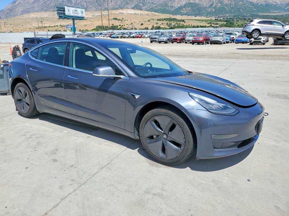 Продажа на аукционе авто 2018 Tesla Model 3, vin: 5YJ3E1EB5JF093180, номер лота: 57569146