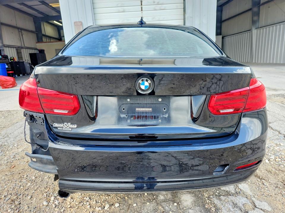 2017 Bmw 320 მანქანა იყიდება აუქციონზე, vin: WBA8E1G3XHNU17695, აუქციონის ნომერი: 56311316