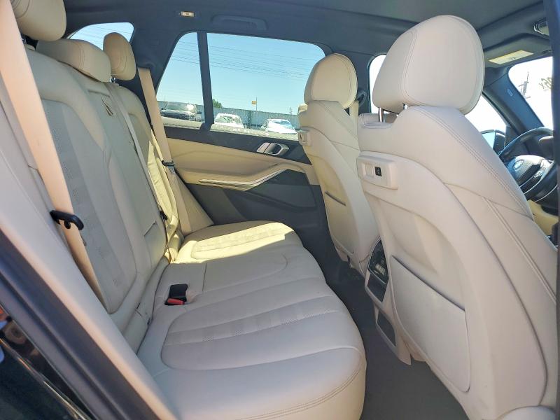 57433206 :رقم المزاد ، 5UXCR6C51KLL04161 vin ، 2019 Bmw X5 مزاد بيع