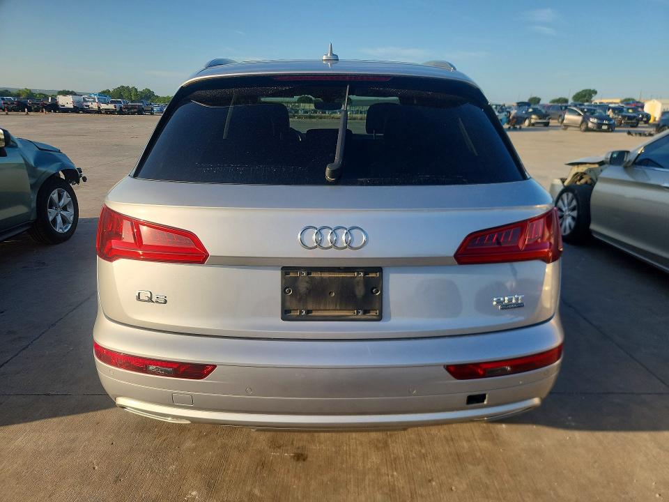 57604576 :رقم المزاد ، WA1BNAFY5J2094695 vin ، 2018 Audi Q5 مزاد بيع