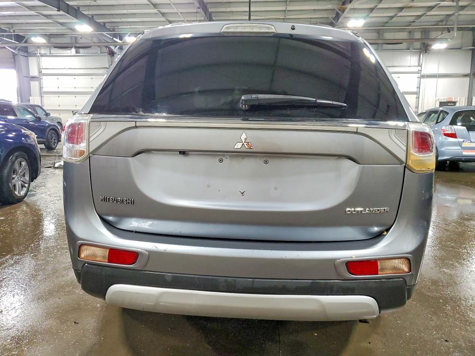 2015 Mitsubishi Outlander მანქანა იყიდება აუქციონზე, vin: JA4AZ3A30FZ003418, აუქციონის ნომერი: 56638126