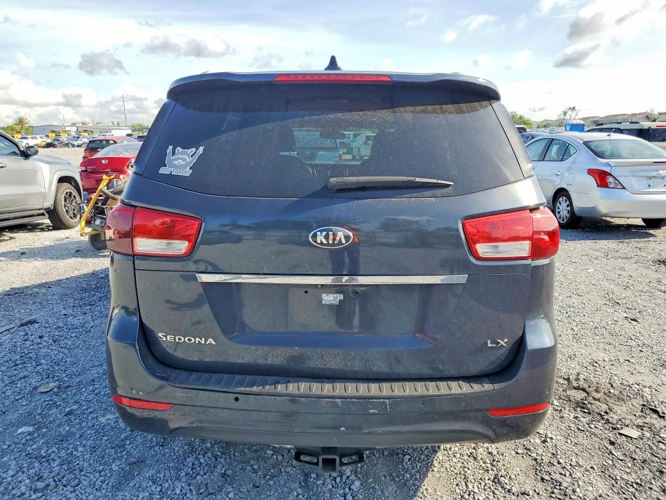 55814846 :رقم المزاد ، KNDMB5C18G6105678 vin ، 2016 Kia Sedona مزاد بيع