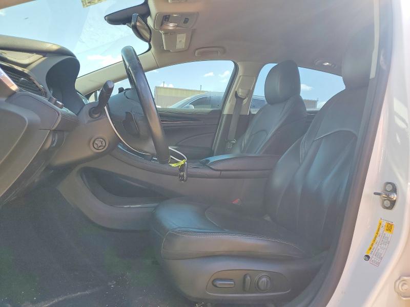55601996 :رقم المزاد ، 1G4ZP5SZ8JU127385 vin ، 2018 Buick Lacrosse مزاد بيع