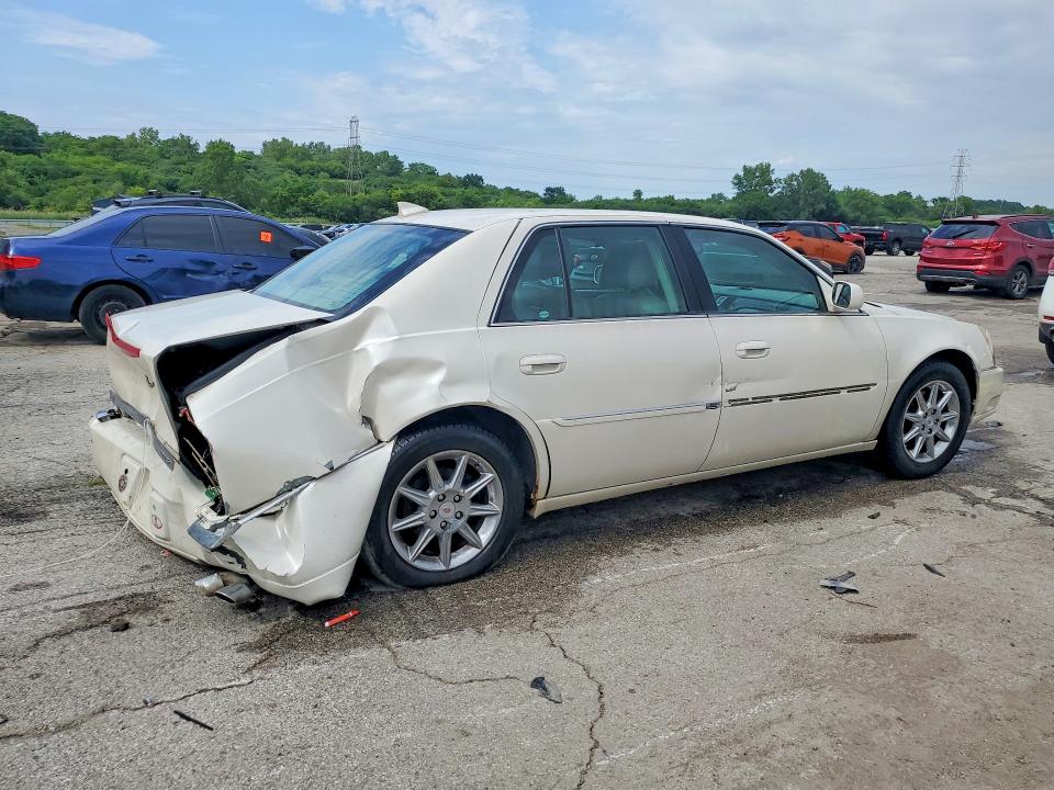 58483446 :رقم المزاد ، 1G6KD5E65BU103260 vin ، 2011 Cadillac Dts مزاد بيع