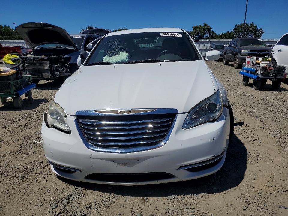 Продажа на аукционе авто 2013 Chrysler 200, vin: 1C3CCBAB3DN685995, номер лота: 56810966
