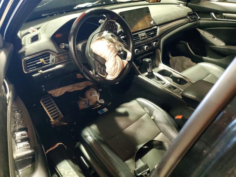 56541686 :رقم المزاد ، 1HGCV1F30JA225280 vin ، 2018 Honda Accord مزاد بيع