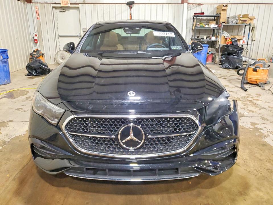 58827426 :رقم المزاد ، W1KLF6BB8SA156481 vin ، 2025 Mercedes-benz E مزاد بيع