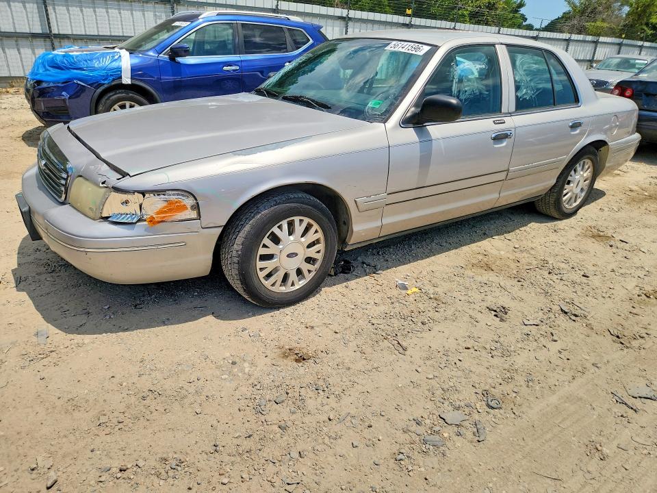 56141596 :رقم المزاد ، 2FAHP74W04X142660 vin ، 2004 Ford Crown Victoria مزاد بيع
