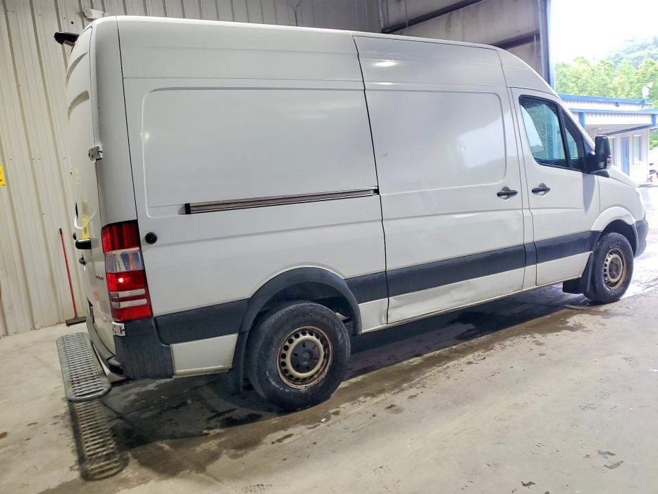 58237536 :رقم المزاد ، WD3PE7CD9HP577257 vin ، 2017 Mercedes-benz Sprinter مزاد بيع