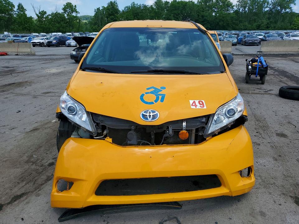 Продажа на аукционе авто 2017 Toyota Sienna, vin: 5TDZZ3DC3HS844531, номер лота: 57141166
