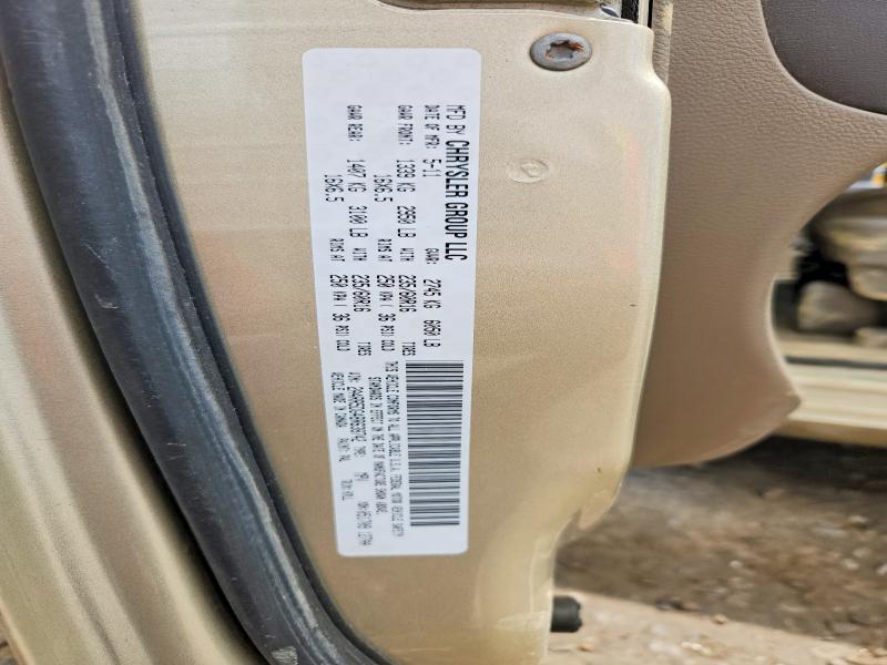 56677496 :رقم المزاد ، 2A4RR5DG4BR638742 vin ، 2011 Chrysler Town & Country مزاد بيع