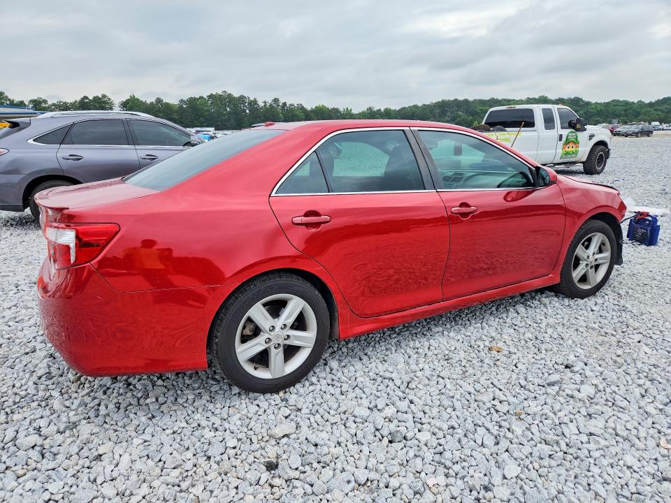 56270026 :رقم المزاد ، 4T1BF1FK2DU644745 vin ، 2013 Toyota Camry مزاد بيع
