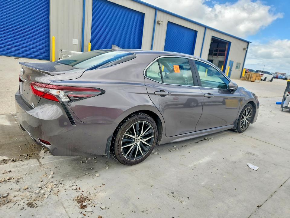 2022 Toyota Camry მანქანა იყიდება აუქციონზე, vin: 4T1G11BK8NU048115, აუქციონის ნომერი: 56889296