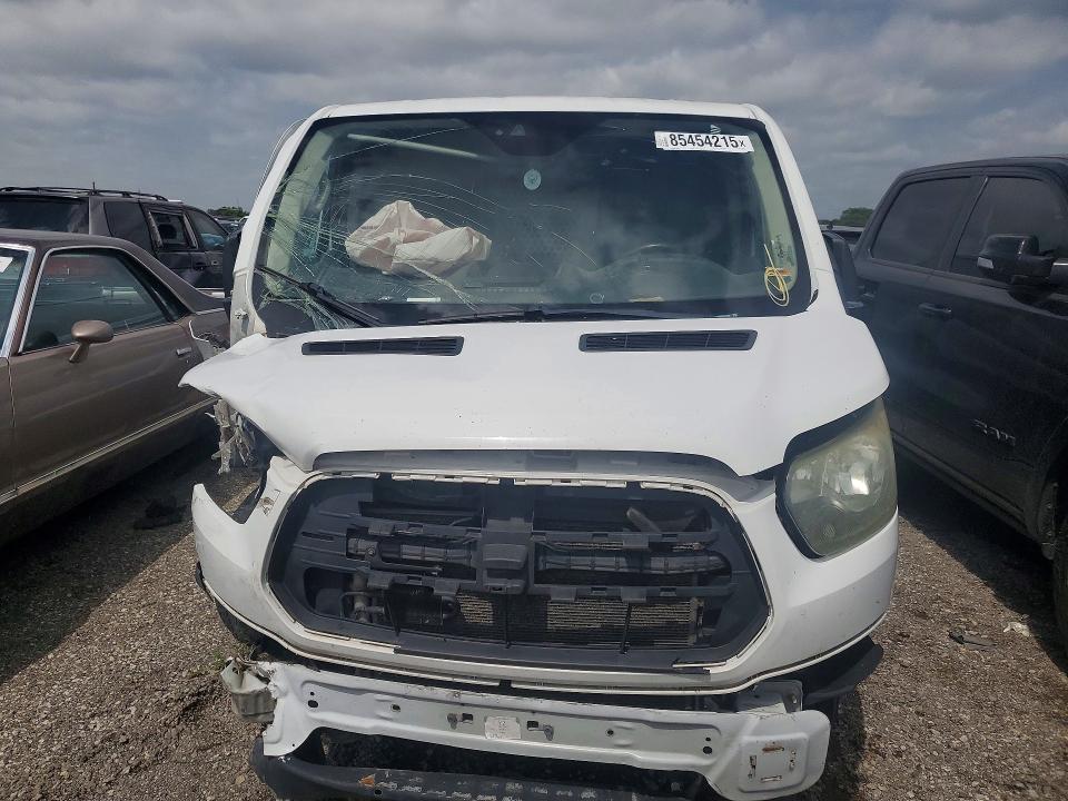 85454215 :رقم المزاد ، 1FTNE1ZM8FKA79062 vin ، 2015 Ford Transit مزاد بيع