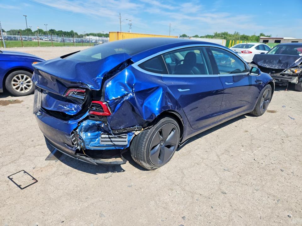 2019 Tesla Model 3 მანქანა იყიდება აუქციონზე, vin: 5YJ3E1EB2KF387718, აუქციონის ნომერი: 54950826