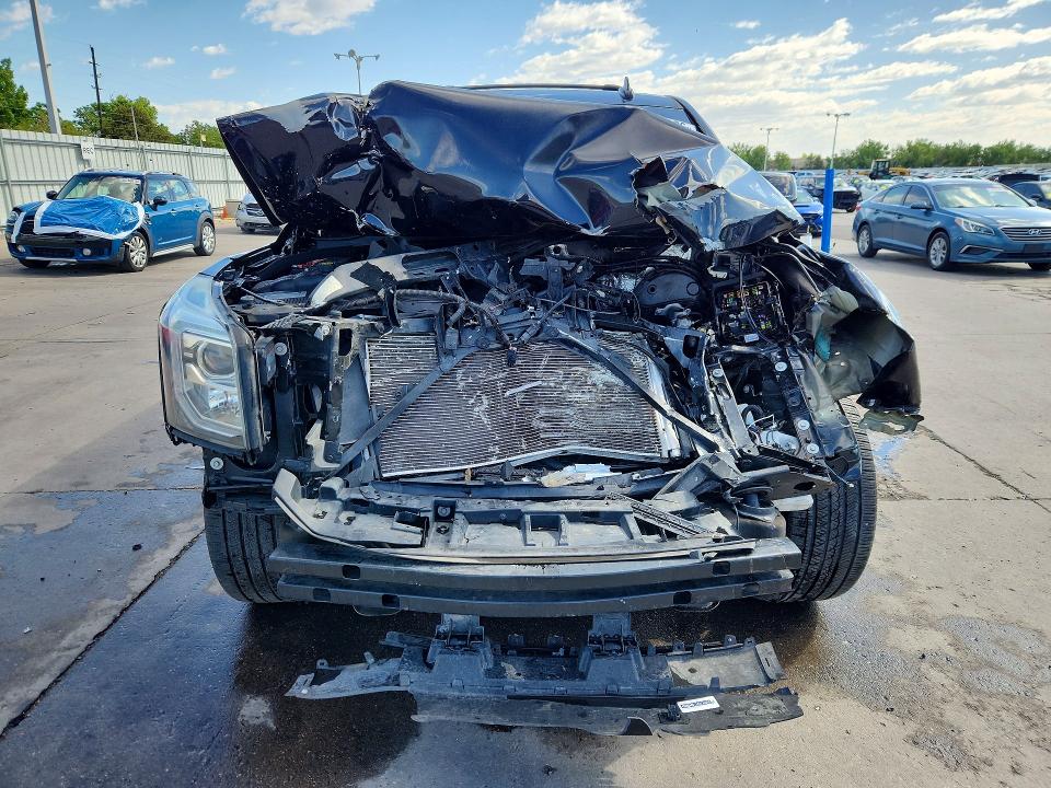 56113136 :رقم المزاد ، 1GKS2HKJ5JR107571 vin ، 2018 Gmc Yukon Xl مزاد بيع