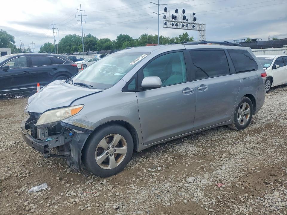 Aukcja sprzedaży 2011 Toyota Sienna, vin: 5TDKK3DC0BS158833, numer aukcji: 58651726