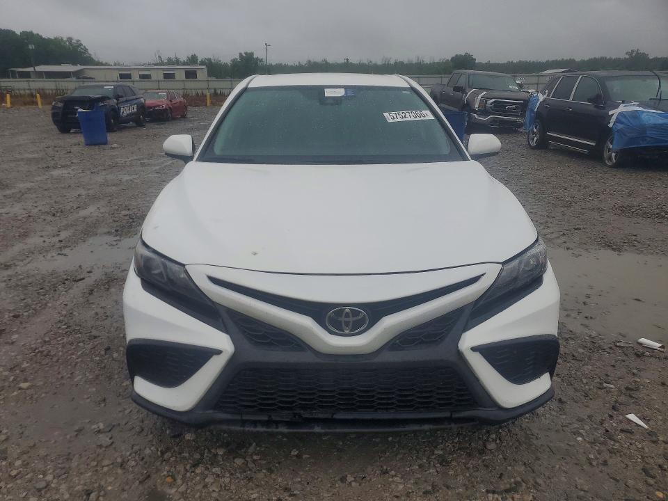 Продаж на аукціоні авто 2021 Toyota Camry, vin: 4T1G11AK8MU555239, номер лоту: 57527066