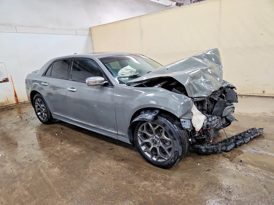 55509616 :رقم المزاد ، 2C3CCAGGXHH527066 vin ، 2017 Chrysler 300 مزاد بيع