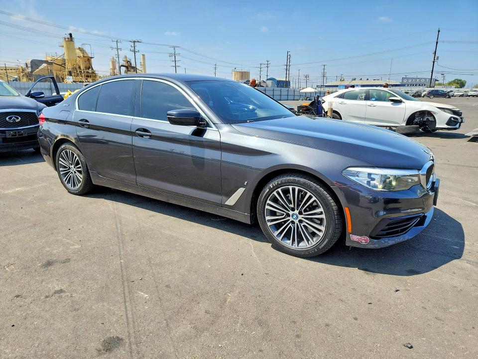 56523286 :رقم المزاد ، WBAJA9C52KB254309 vin ، 2019 Bmw 530e مزاد بيع