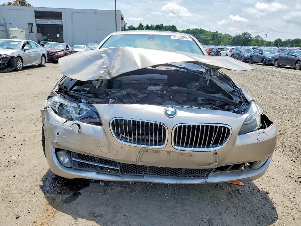 57026496 :رقم المزاد ، WBAXH5C59DD108849 vin ، 2013 Bmw 528 مزاد بيع