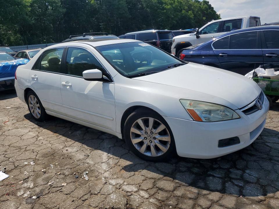 55882826 :رقم المزاد ، 1HGCM66507A051043 vin ، 2007 Honda Accord مزاد بيع